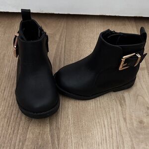 The Children's Place Black Boots with Gold Buckle